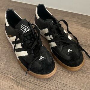 Adidas black SAMBA classic indoor soccer shoe